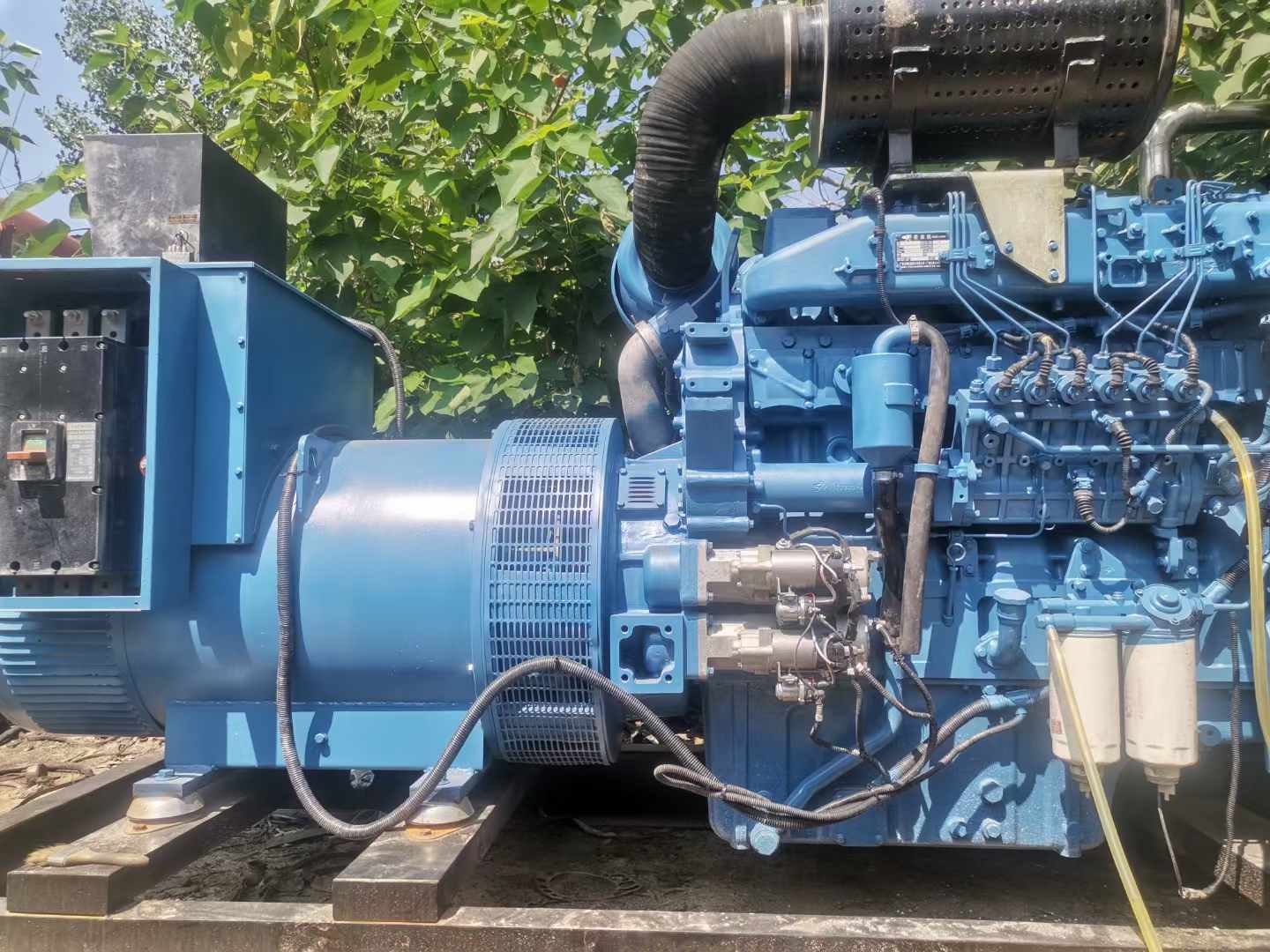 石河子乡详细说明降低 800kW 柴油发电机输出电流波动的方法